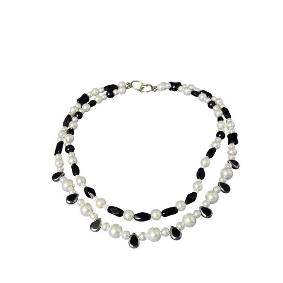 Faux Pearl White and Black Beaded Necklace 2 Strands Plastic Glass Hook Clasp - Picture 2 of 3